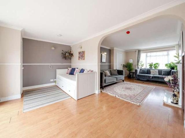 House for sale in Slough, Cippenham