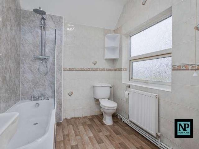 House for sale in Kettlebrook, Staffordshire
