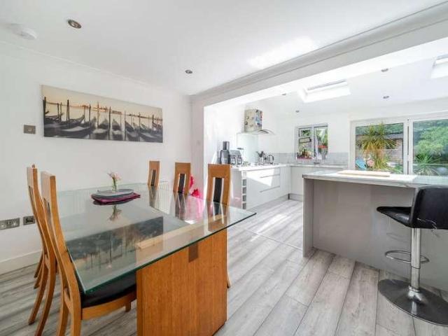 House for sale in Fole, Surrey