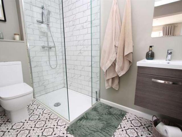 House for sale in Wrose, West Yorkshire