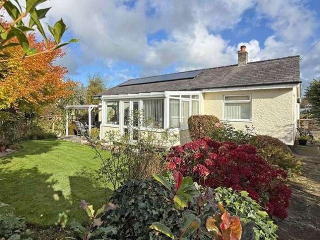 House for sale in Rhosyr, Llangaffo