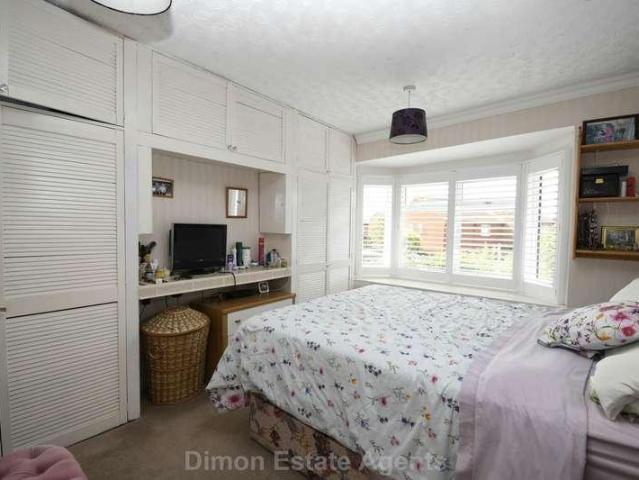 House for sale in Middlecroft, Hampshire