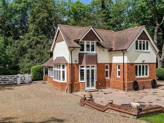 House for sale in Shenley, Hertsmere
