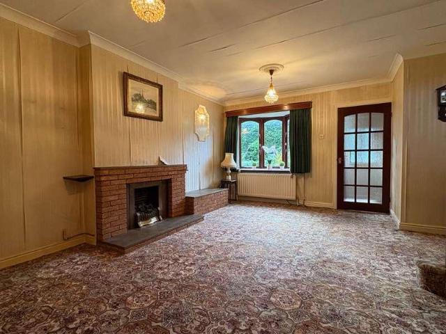 House for sale in Kingswinford, West Midlands
