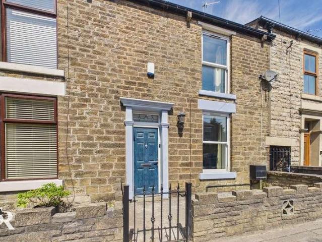 House for sale in Charlesworth, East Midlands