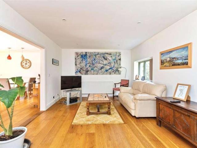 House for sale in Fole, Surrey