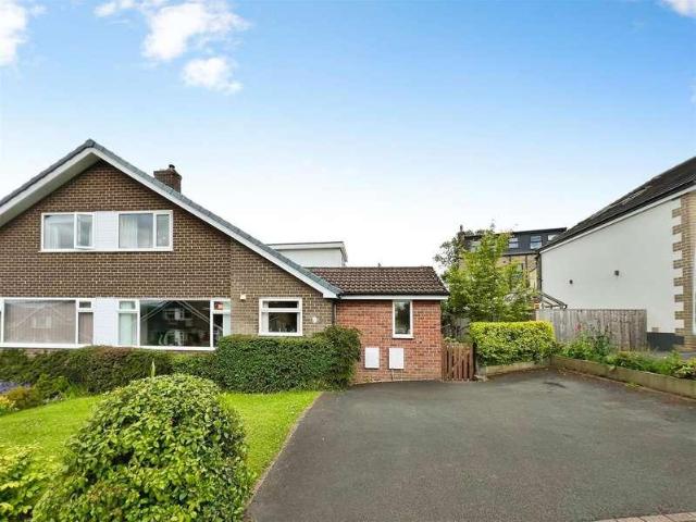 House for sale in Baildon, West Yorkshire