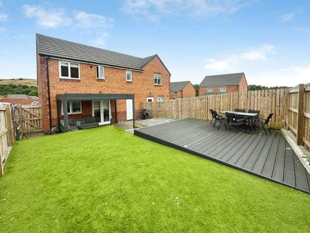 House for sale in Deeplish, Burnedge