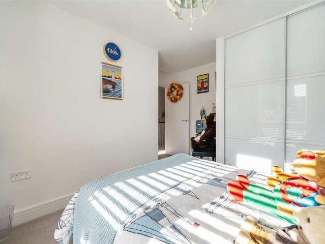 House for sale in Buckler's Park, Crowthorne
