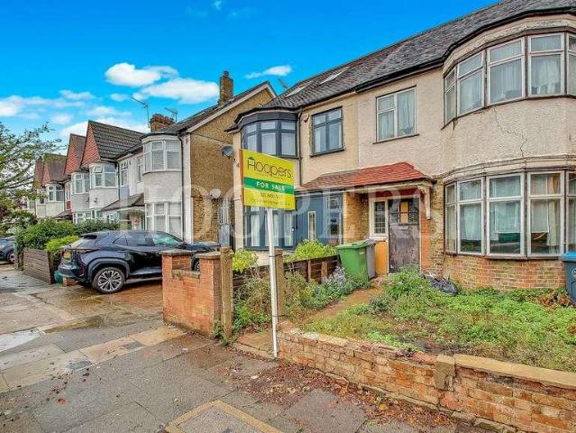 House for sale in Brondesbury Park, Greater London