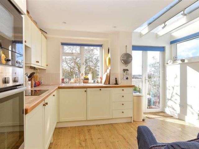 House for sale in Oad Street, Kent