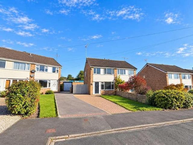 House for sale in Simpson Green, Bradford