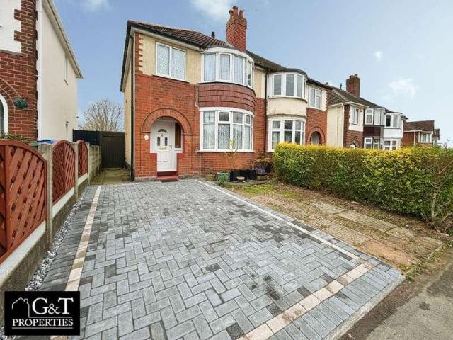 House for sale in Haden Hill, Fold Hill