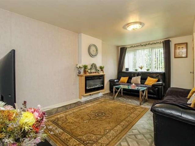 House for sale in Pinders Heath, West Yorkshire