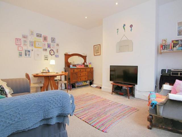 House for sale in Farsley, West Yorkshire