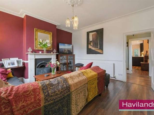 House for sale in Winchmore Hill, Greater London