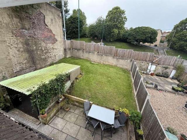 House for sale in Greengates, West Yorkshire