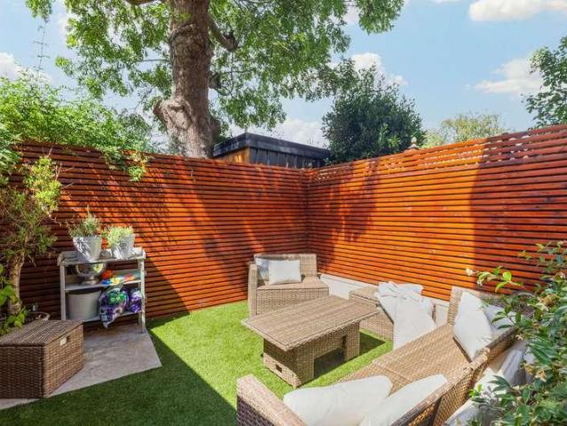 House for sale in North Sheen, Greater London