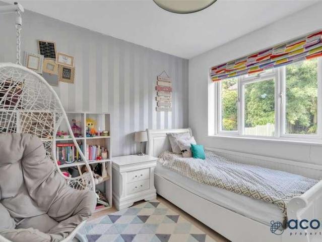 House for sale in Mill Hill, Greater London