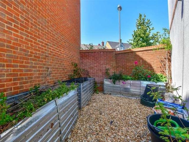 House for sale in Cheeseman's Green, Bridgefield