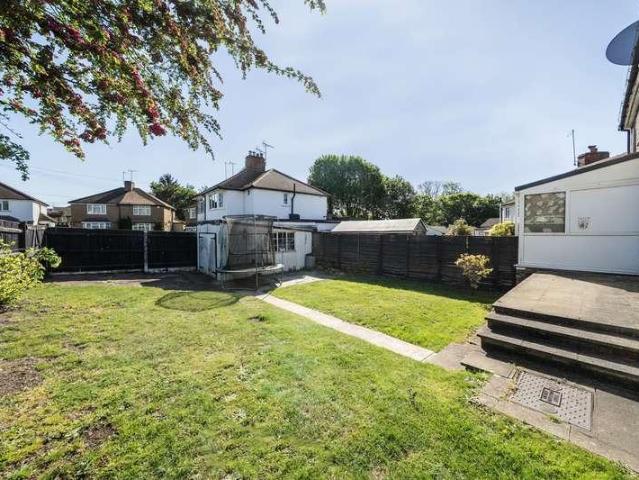 House for sale in Moneyhill, Batchworth