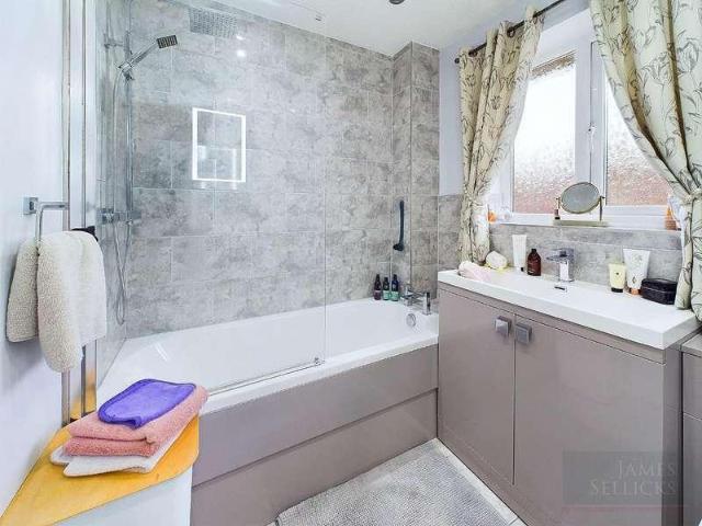House for sale in Old Wharf, City Of Leicester