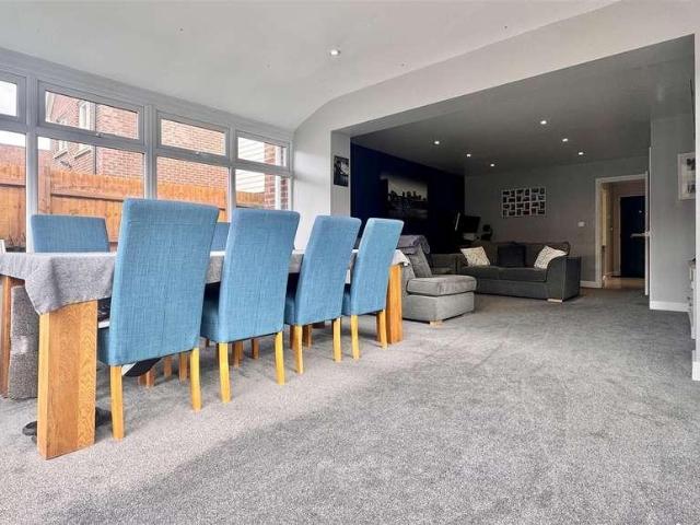 House for sale in Chipping Hill, Essex