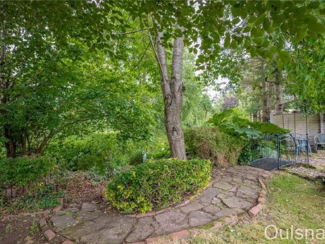 House for sale in Dodderhill, Crookhill