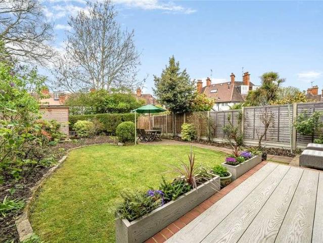 House for sale in London Borough of Ealing, Perivale