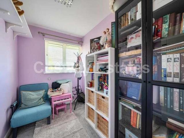 House for sale in Mill Hill, Greater London