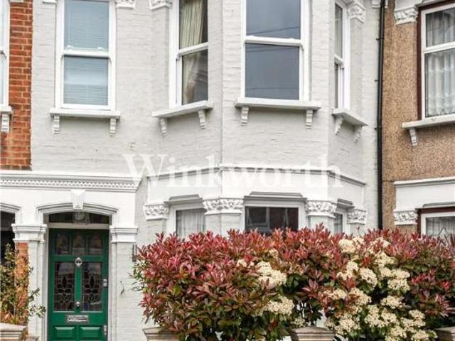 House for sale in Greater London