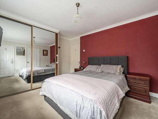 House for sale in Finchampstead