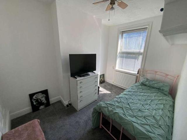 House for sale in Halesowen, West Midlands