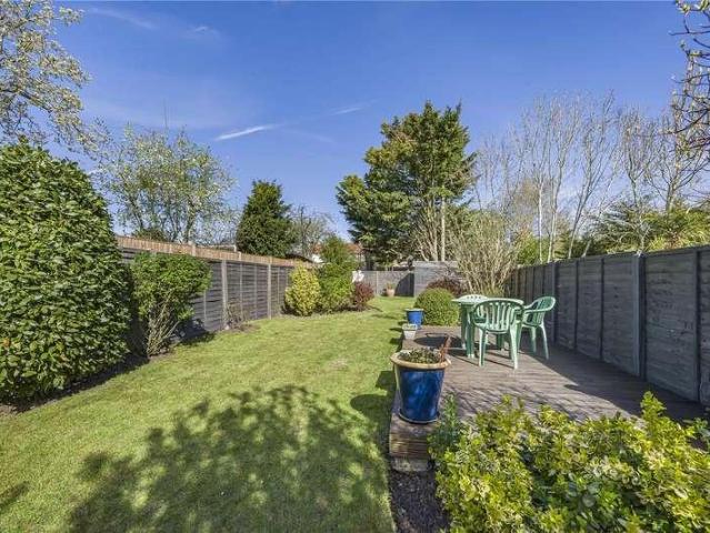 House for sale in New Malden, Motspur Park