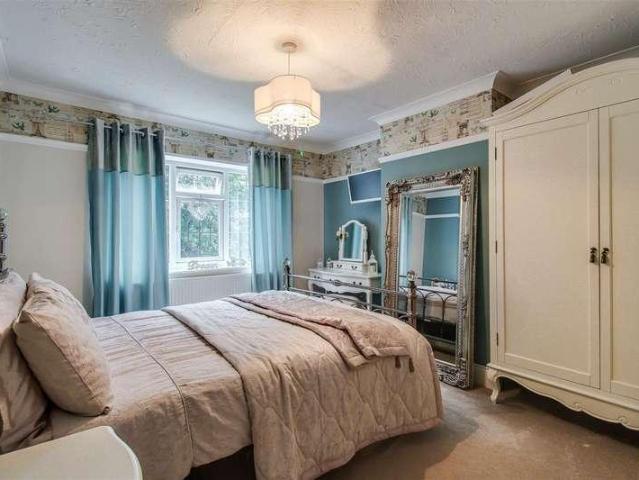 House for sale in Ossett, West Yorkshire