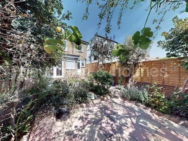 House for sale in Hendon Central, Greater London