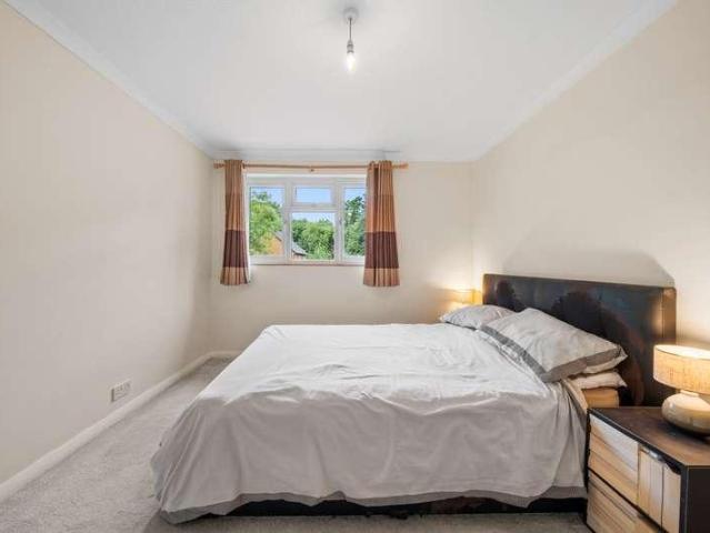 House for sale in Chertsey, Runnymede