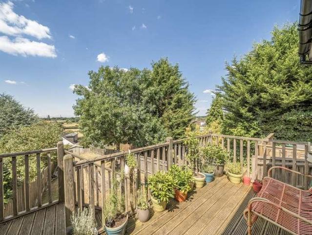 House for sale in Watford Rural, Batchworth