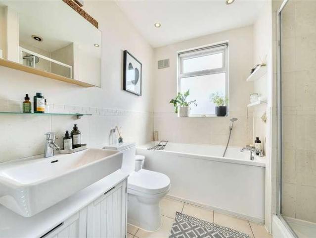 House for sale in Tolworth, Greater London