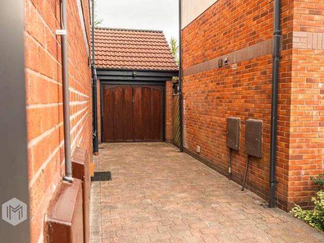 House for sale in Ringley, Lee Bank