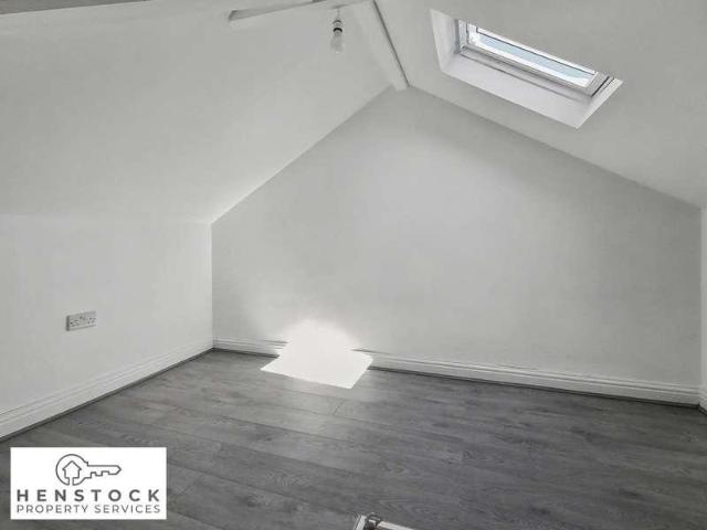 House for sale in Rhodes, Burnedge