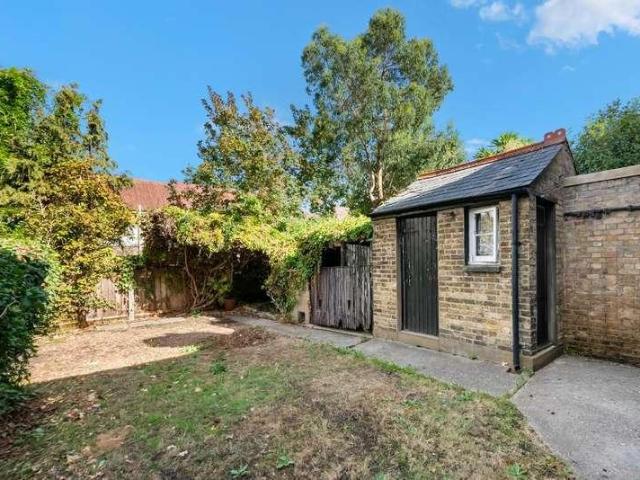 House for sale in London Borough of Ealing, Hanwell
