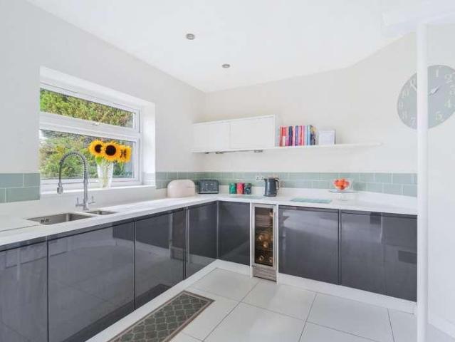 House for sale in Woodmansterne, Reigate and Banstead