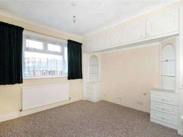 House for sale in Woodhatch, Red Hill