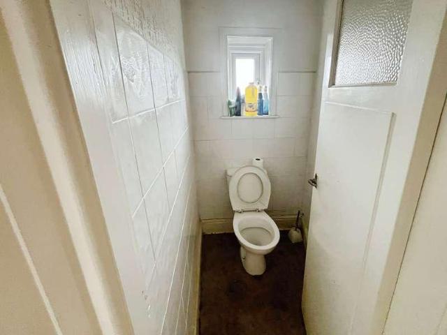 House for sale in Bradshaw, Lee Bank