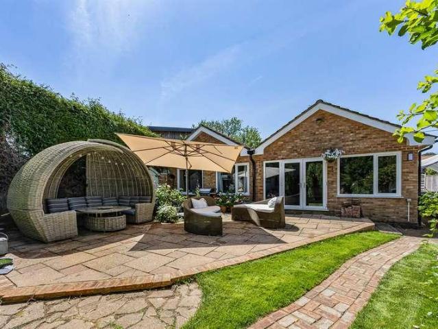 House for sale in Berrick Salome, Oxfordshire