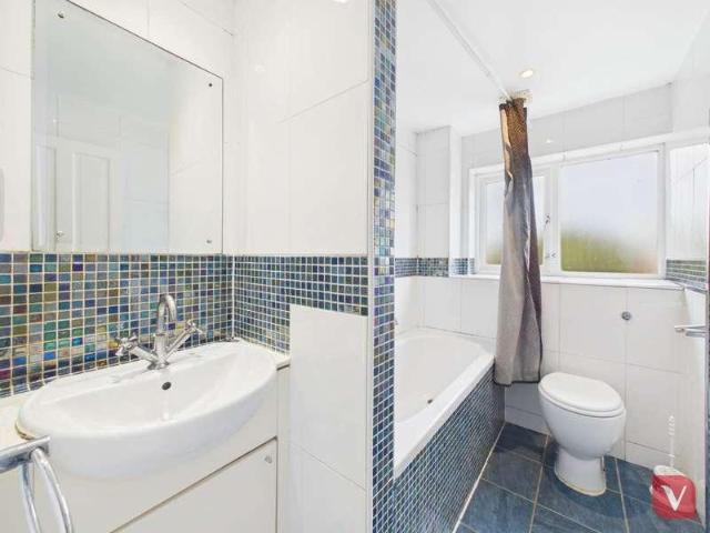 House for sale in Houghton Regis, Bedfordshire