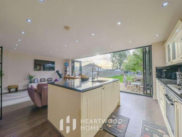 House for sale in Frogmore, Five Acres