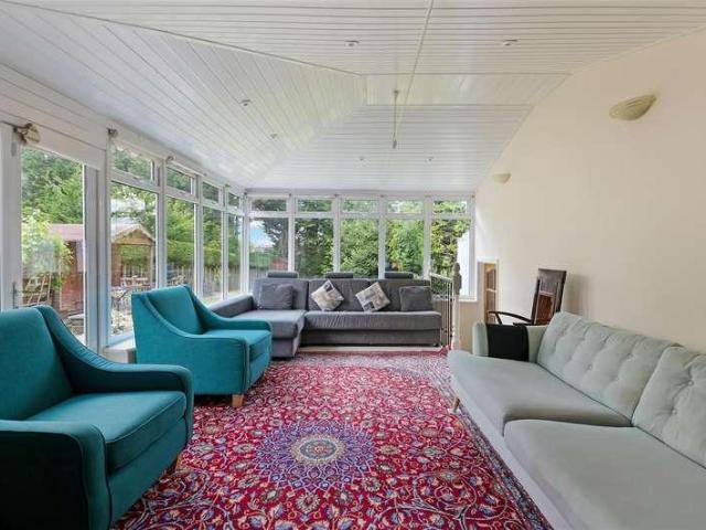 House for sale in Nork, Red Hill