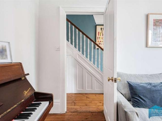 House for sale in Winchmore Hill, Edmonton